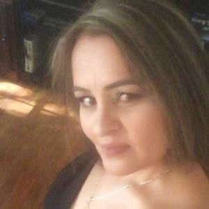 Meet your Posher, Iza